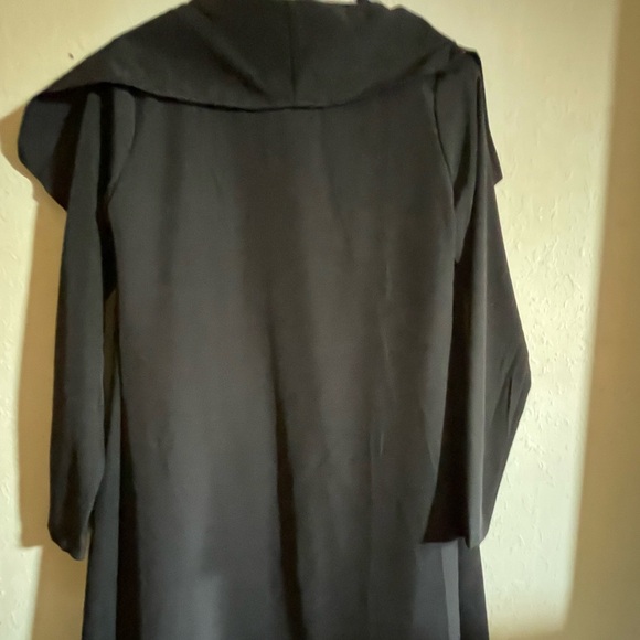 Long Ruffled Collar Overcoat Size M - Picture 7 of 7